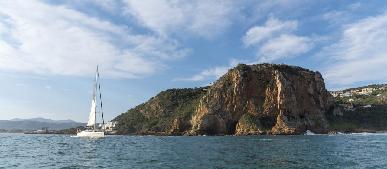 Sailing through Knysna Heads